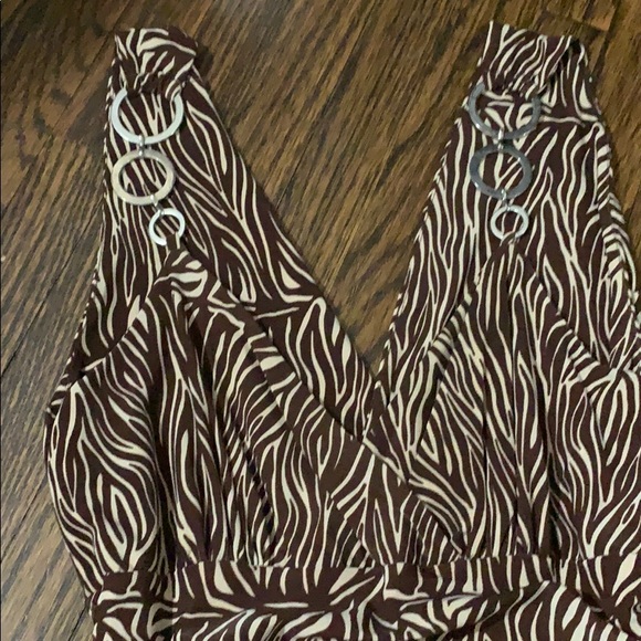 Animal print dress. - Picture 3 of 5